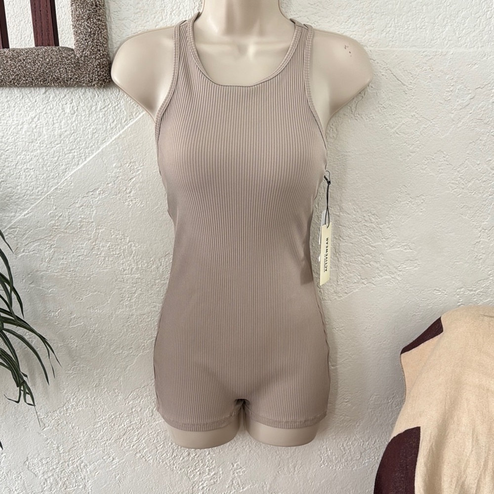 FOREVER21 Ribbed Open Back Taupe Sleeveless Activewear Romper Size S NWT
